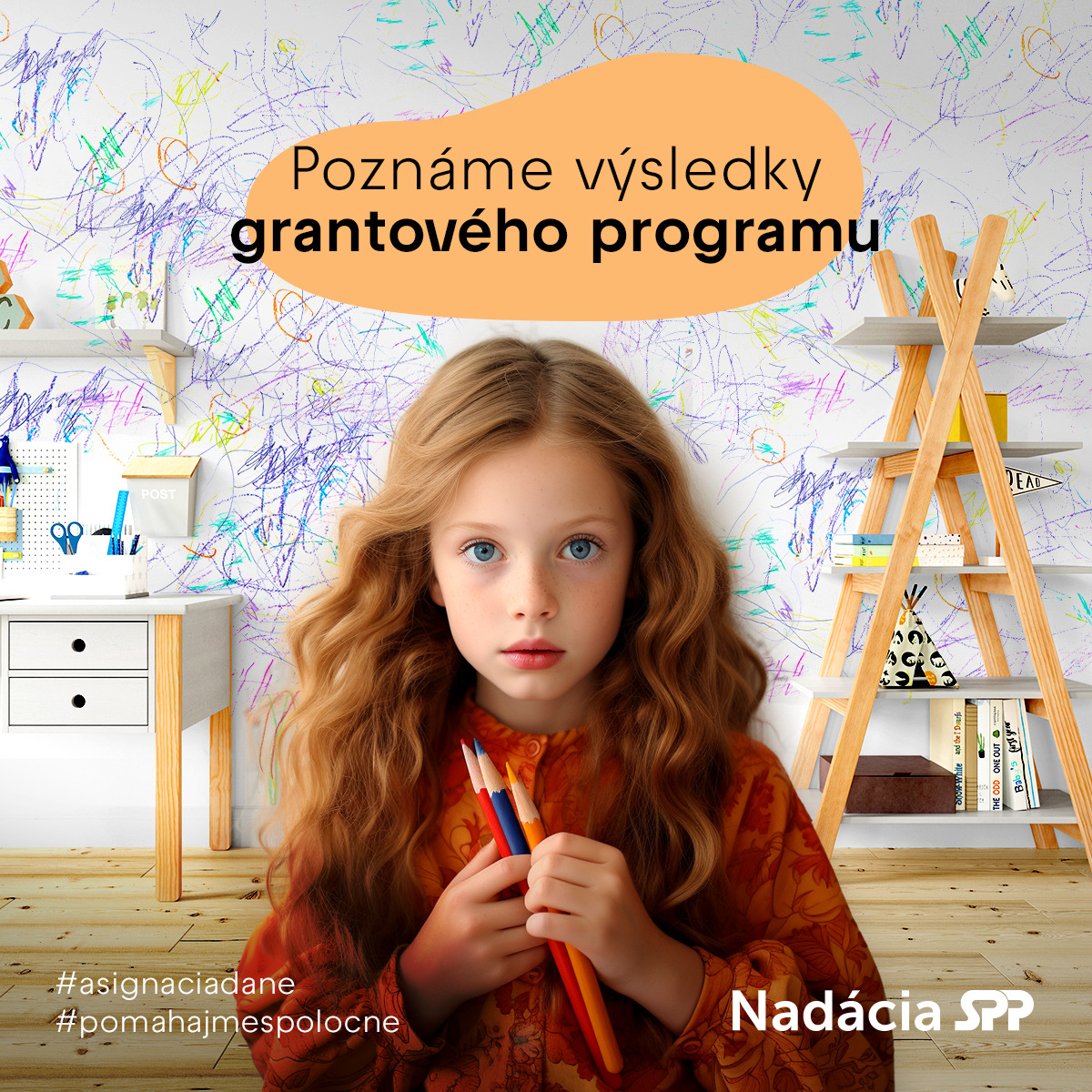 Dievča držiace pastelky / A girl holding coloring pencils